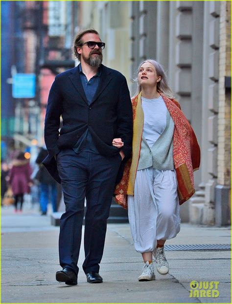 alison sudol relationship|Stranger Things’ David Harbour and GF Alison Sudol。